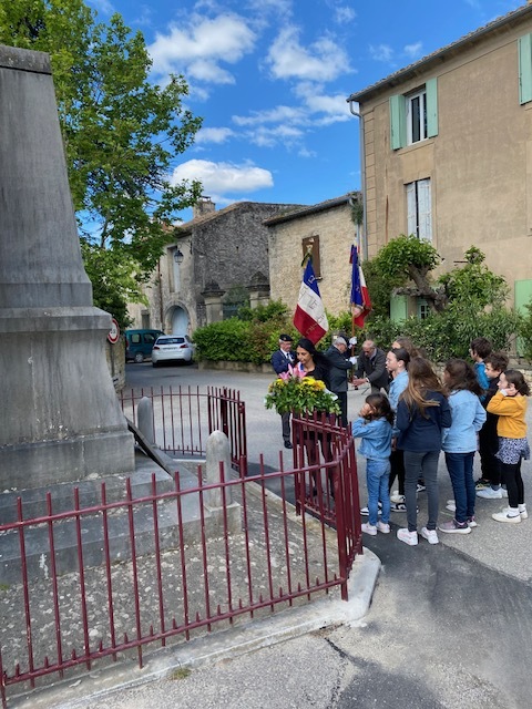 8 MAI